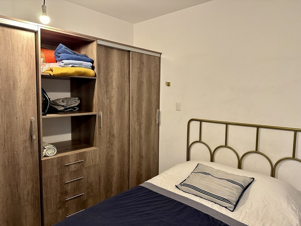 Habitacion privada con balcon en condominio nuevo